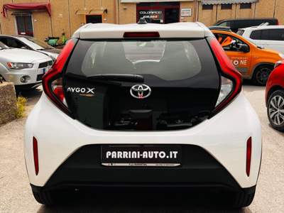 Toyota Aygo 1.0 VVT-i 72 CV 5 porte Active Bianco usata Portoferraio