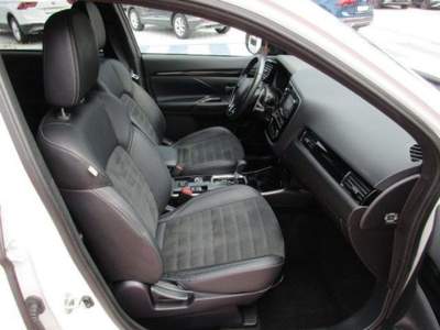 Mitsubishi Outlander 2.0 4WD CVT Active Bianco usata Castelnuovo Rangone