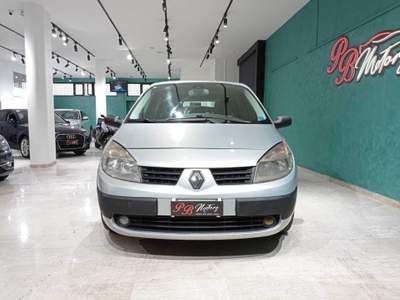 Renault Scénic non fumatore Argento usata Ottaviano