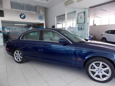 Jaguar X-Type 2.5 V6 24V cat Executive Blu/Azzurro usata ALTAVILLA MILICIA