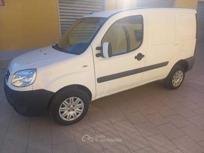 Fiat Doblò 1.6 Natural Power Bianco usata Manfredonia