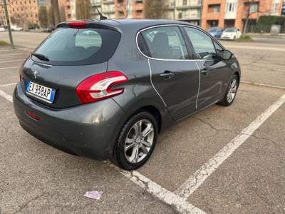 Peugeot 208 PureTech 82 5 porte Allure Grigio usata Torino