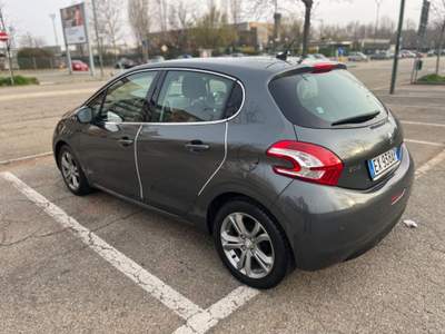 Peugeot 208 PureTech 82 5 porte Allure Grigio usata Torino