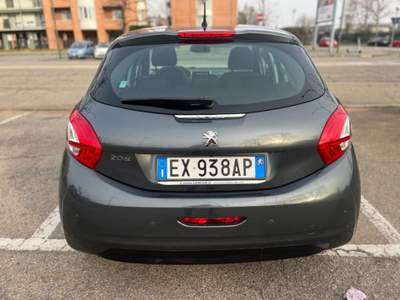 Peugeot 208 PureTech 82 5 porte Allure Grigio usata Torino