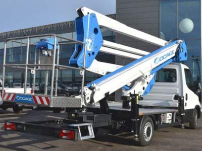 Iveco Daily PIATTAFORMA AEREA SOCAGE 24 M. INDUSTRIA 4.0 Bianco usata COMACCHIO