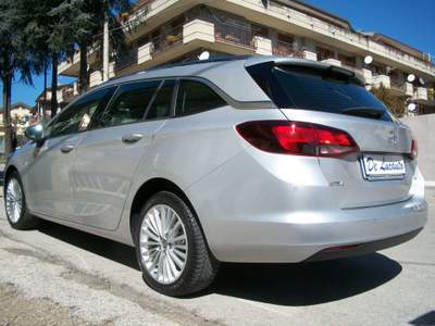Opel Astra Euro6 SportsTourer INNOVATION Int.Pelle-Lega17" *SOLI 57.909 Km Argento usata GROTTAMINARDA