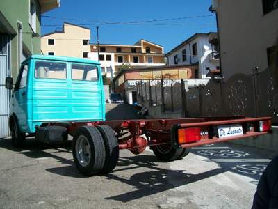 Iveco Daily 35-10 Motore 2.800cc TurboD Passo 3600mm a Telaio Verde usata GROTTAMINARDA