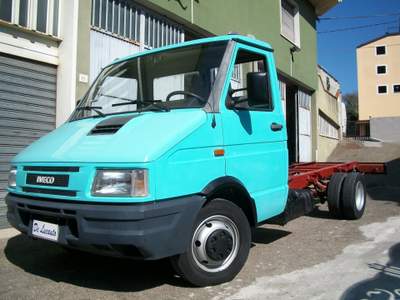 Iveco Daily 35-10 Motore 2.800cc TurboD Passo 3600mm a Telaio Verde usata GROTTAMINARDA