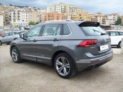 Volkswagen Tiguan VOLKSWAGEN TIGUAN 2.0 TDI CV.150 R-LINE SPORT Grigio usata Canicattì