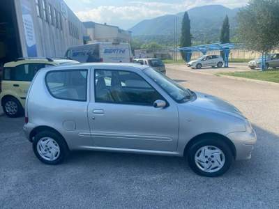 Fiat 600 FIAT 600 VERSIONE 1.1 BENZINA ANNO 2007 Argento usata Sora