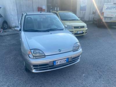 Fiat 600 FIAT 600 VERSIONE 1.1 BENZINA ANNO 2007 Argento usata Sora