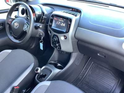 Toyota Aygo Connect 1.0 VVT-i 72 CV 5 porte x-play Bianco usata Castelnuovo Rangone
