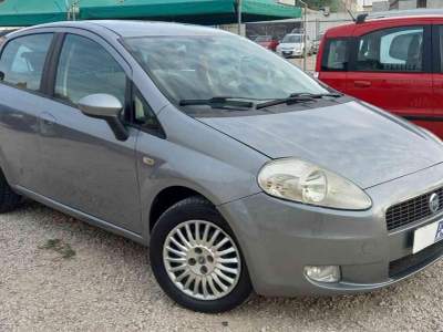 Fiat Grande Punto 1.3 Multijet 75cv Grigio usata Giugliano in Campania