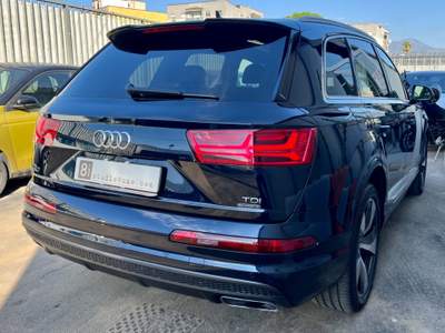 Audi Q7 3.0 TDI 272 CV quattro tiptronic Business Plus Blu/Azzurro usata Castellammare di Stabia