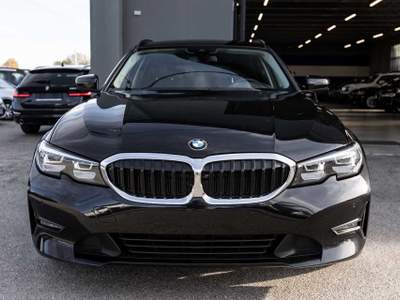 BMW Serie 3 320d 320d xDrive Touring Business Advantage Nero usata Silea