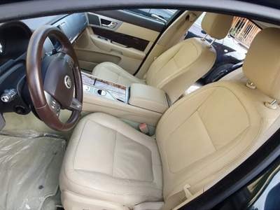 Jaguar XF Versione Premium Luxury Verde usata Sparanise