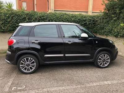 Fiat 500L 1.6 Multijet 120 CV Cross Nero usata Pomezia