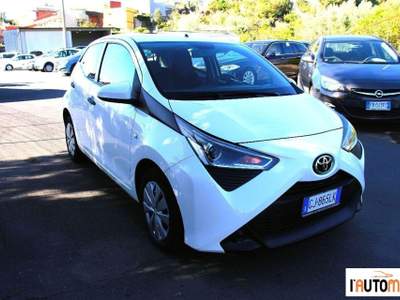 Toyota Aygo  5p 1.0 x-cool 72cv Bianco usata Aci Catena