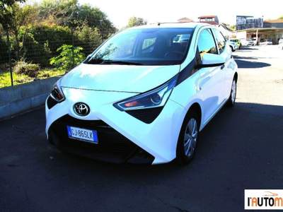 Toyota Aygo  5p 1.0 x-cool 72cv Bianco usata Aci Catena