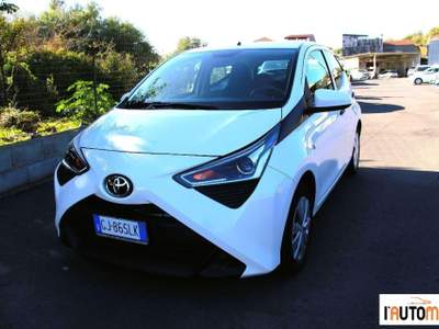 Toyota Aygo  5p 1.0 x-cool 72cv Bianco usata Aci Catena