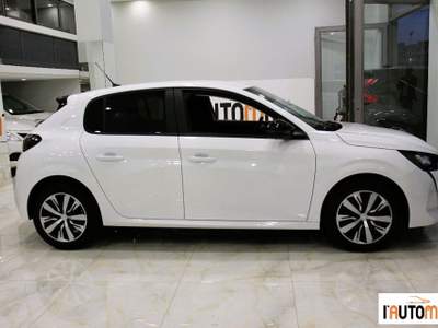 Peugeot 208  1.2 puretech Active Pack s&s 75cv usata Aci Catena