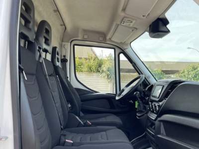 Iveco Daily 35S15 2.3 PL Bianco usata Martinsicuro