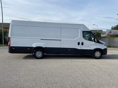 Iveco Daily 35S15 2.3 PL Bianco usata Martinsicuro
