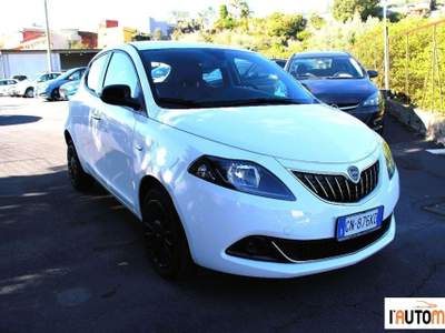 Lancia Ypsilon  1.0 firefly hybrid Silver s&s 70cv usata Aci Catena