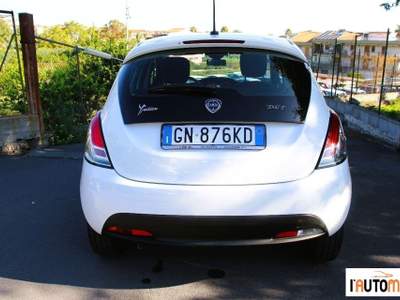 Lancia Ypsilon  1.0 firefly hybrid Silver s&s 70cv usata Aci Catena