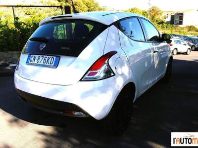 Lancia Ypsilon  1.0 firefly hybrid Silver s&s 70cv usata Aci Catena