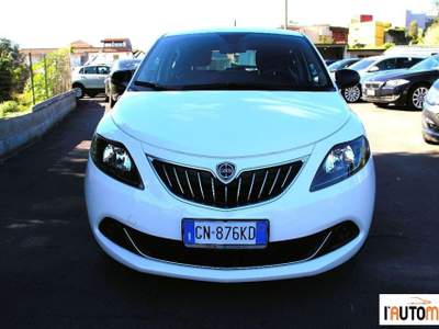 Lancia Ypsilon  1.0 firefly hybrid Silver s&s 70cv usata Aci Catena