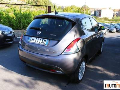 Lancia Ypsilon  1.0 firefly hybrid Silver s&s 70cv Grigio usata Aci Catena