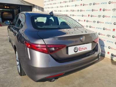 Alfa Romeo Giulia 2.2 Turbodiesel 150 CV AT8 Grigio usata Cagliari