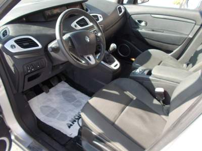 Renault Scénic 1.5 dCi 110CV Dynamique Argento usata San Giuseppe Vesuviano