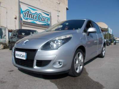 Renault Scénic 1.5 dCi 110CV Dynamique Argento usata San Giuseppe Vesuviano