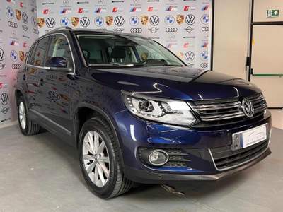 Volkswagen Tiguan 2.0 TDI 140 CV Sport & Style BlueMotion Technology Blu/Azzurro usata Settimo Torinese
