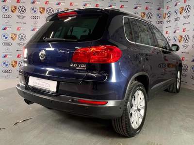 Volkswagen Tiguan 2.0 TDI 140 CV Sport & Style BlueMotion Technology Blu/Azzurro usata Settimo Torinese