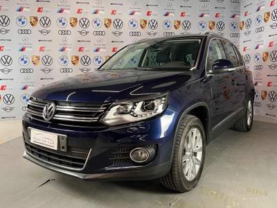 Volkswagen Tiguan 2.0 TDI 140 CV Sport & Style BlueMotion Technology Blu/Azzurro usata Settimo Torinese