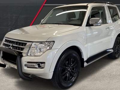 Mitsubishi Pajero 3.2 DI-D 16V aut. 3p. Top Bianco usata Castelnuovo Rangone