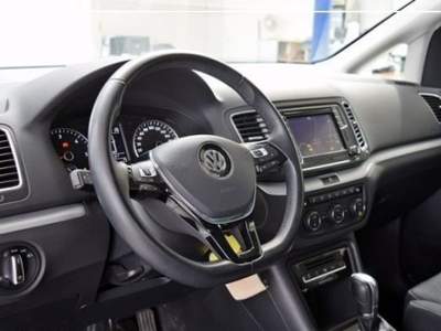 Volkswagen Sharan 2.0 TDI 150 CV SCR DSG Comfortline Oro usata Castelnuovo Rangone