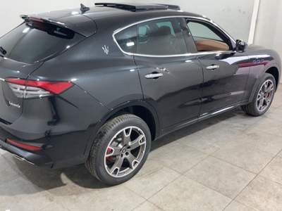 Maserati Levante MHEV 330 CV AWD GT Nero usata Canino