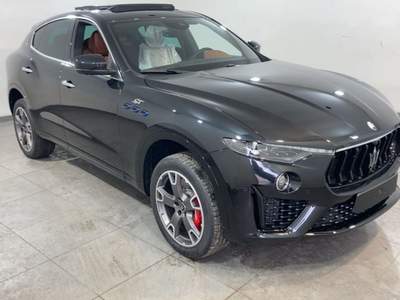 Maserati Levante MHEV 330 CV AWD GT Nero usata Canino