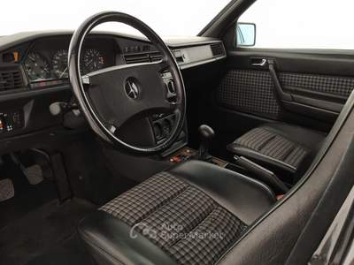 Mercedes-Benz Classe E E190 2.3 16v Nero usata Rivoli