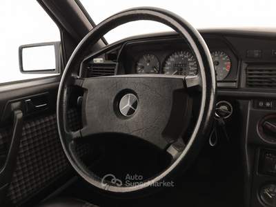 Mercedes-Benz Classe E E190 2.3 16v Nero usata Rivoli