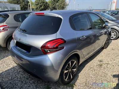 Peugeot 208 1.2 82 CV puretech Signature s&s Grigio usata Faenza