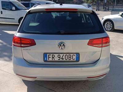 Volkswagen Passat 2.0 TDI DSG Business BlueMotion Tech Grigio usata Corato