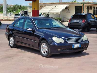 Mercedes-Benz Classe C 200 CDI Elegance Blu/Azzurro usata Quarto