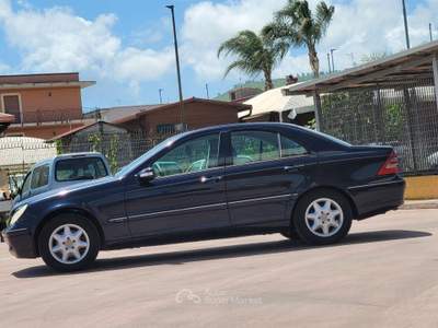 Mercedes-Benz Classe C 200 CDI Elegance Blu/Azzurro usata Quarto