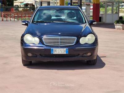 Mercedes-Benz Classe C 200 CDI Elegance Blu/Azzurro usata Quarto