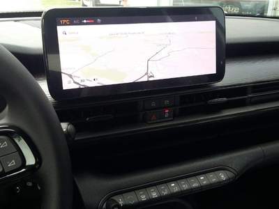 Jeep Avenger 1.2 Turbo Longitude colore LAKE Bianco usata Alba